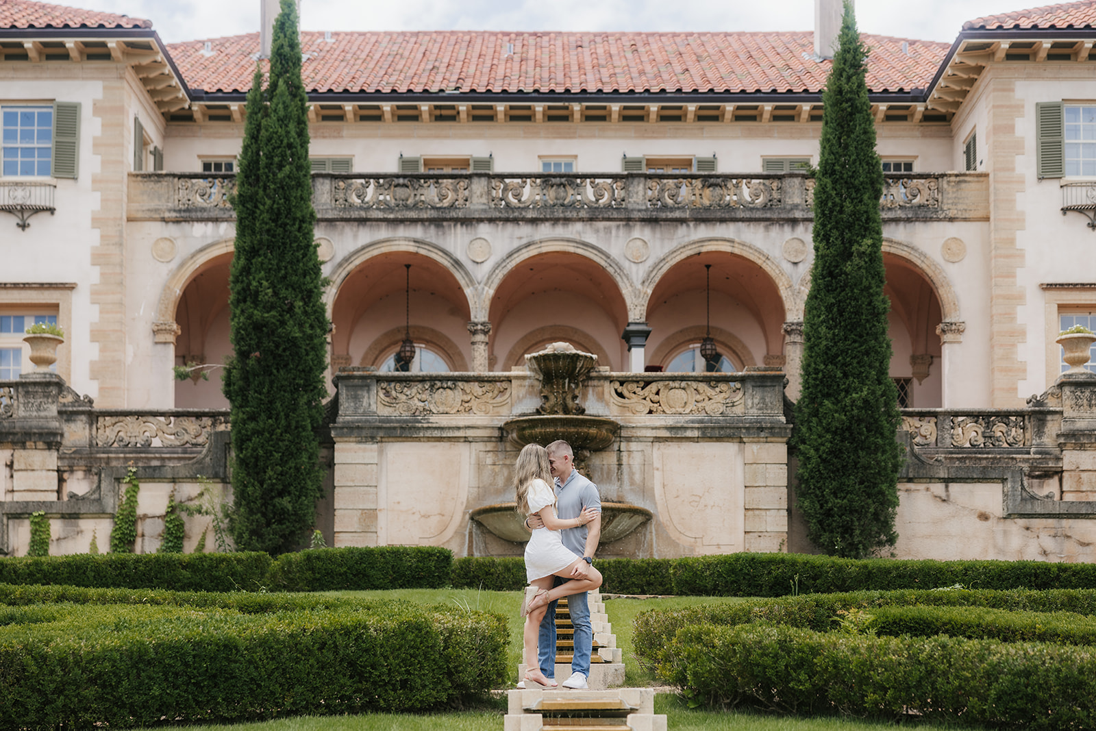 Engaged and Don’t Know Where to Start? A Step-By-Step Guide to Wedding Planning for Newly Engaged Couples