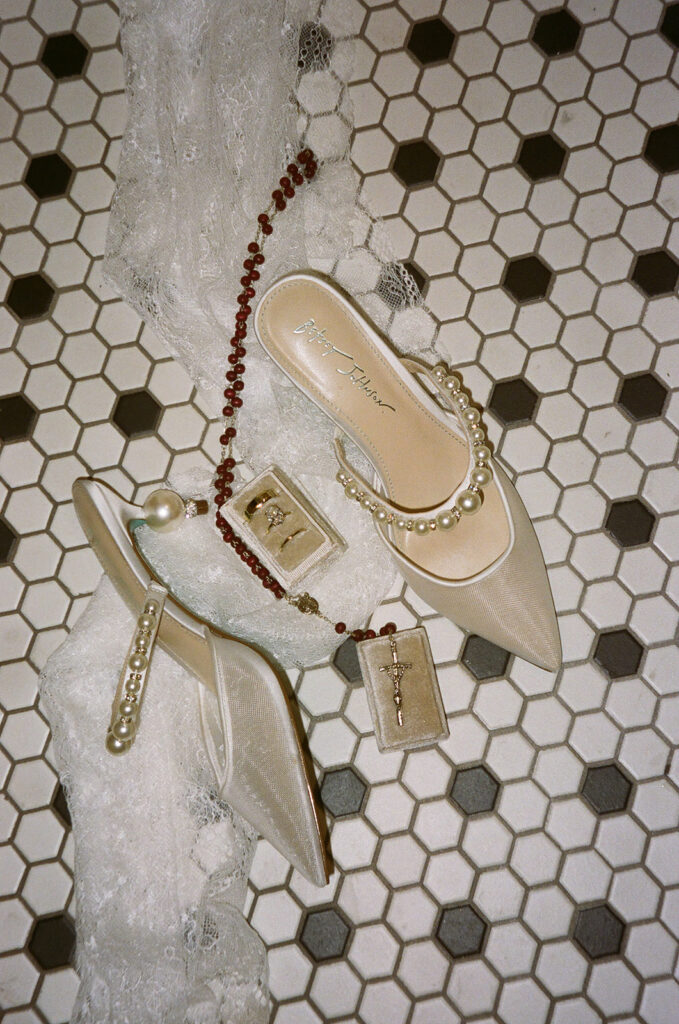 stunning picture of the wedding details 