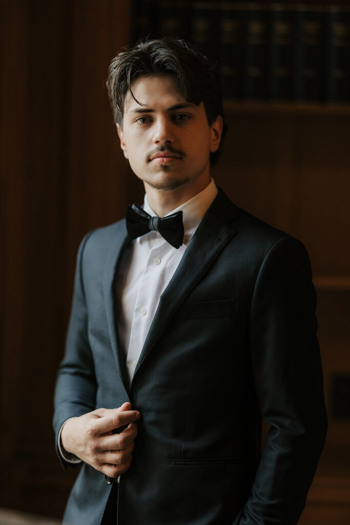 portrait of the groom after the ceremony