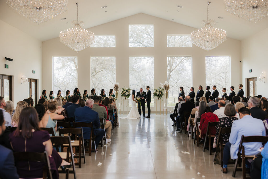 stunning wedding ceremony in tulsa
