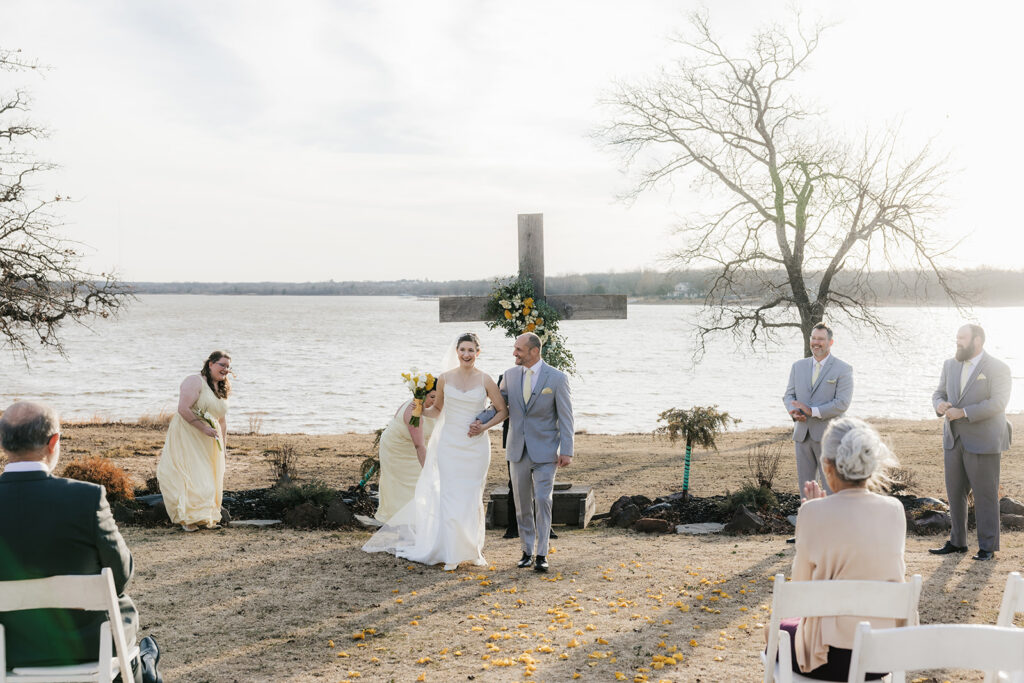 A Romantic LakeSide Wedding Venue in Shawnee, Oklahoma | Teresa & Danny