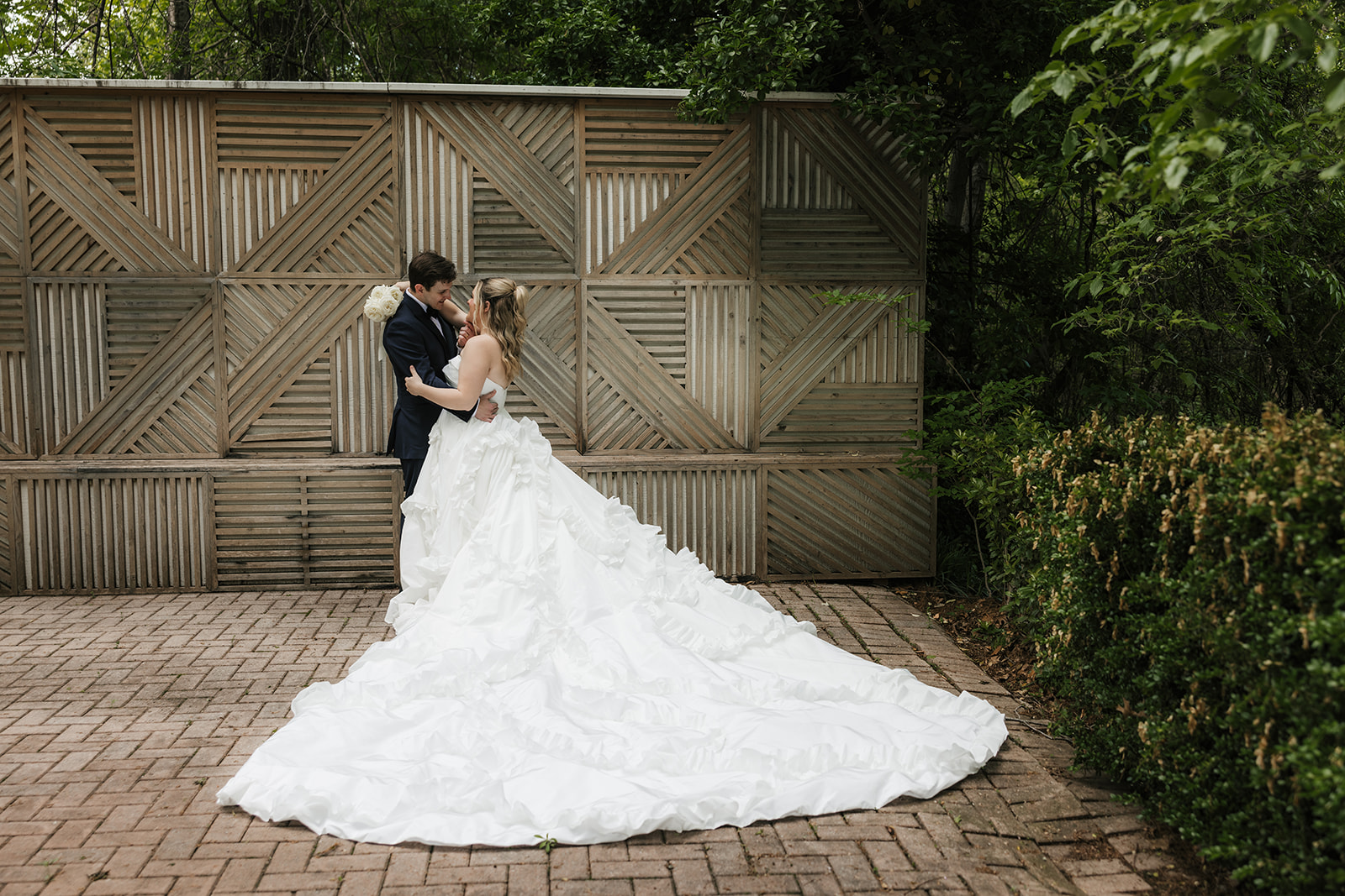 Why a Tulsa Wedding Society Glass Chapel Wedding Feels Like a Hidden Gem in Oklahoma