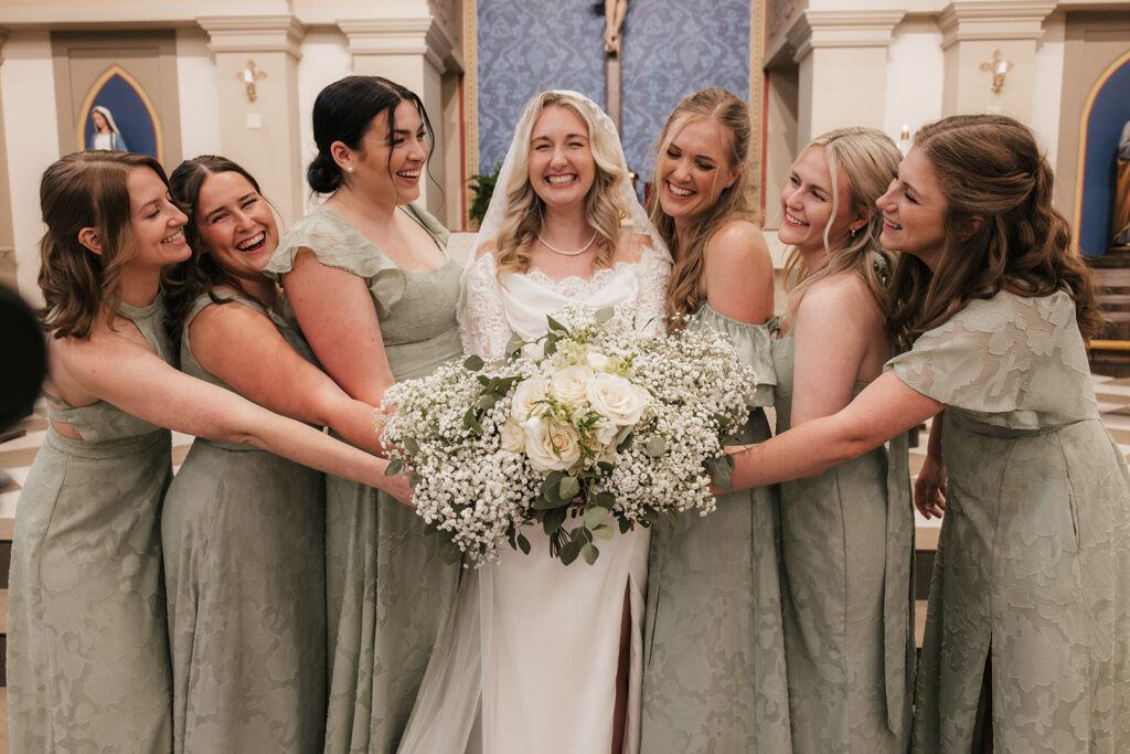 beautiful picture of the bride and her bridesmaids