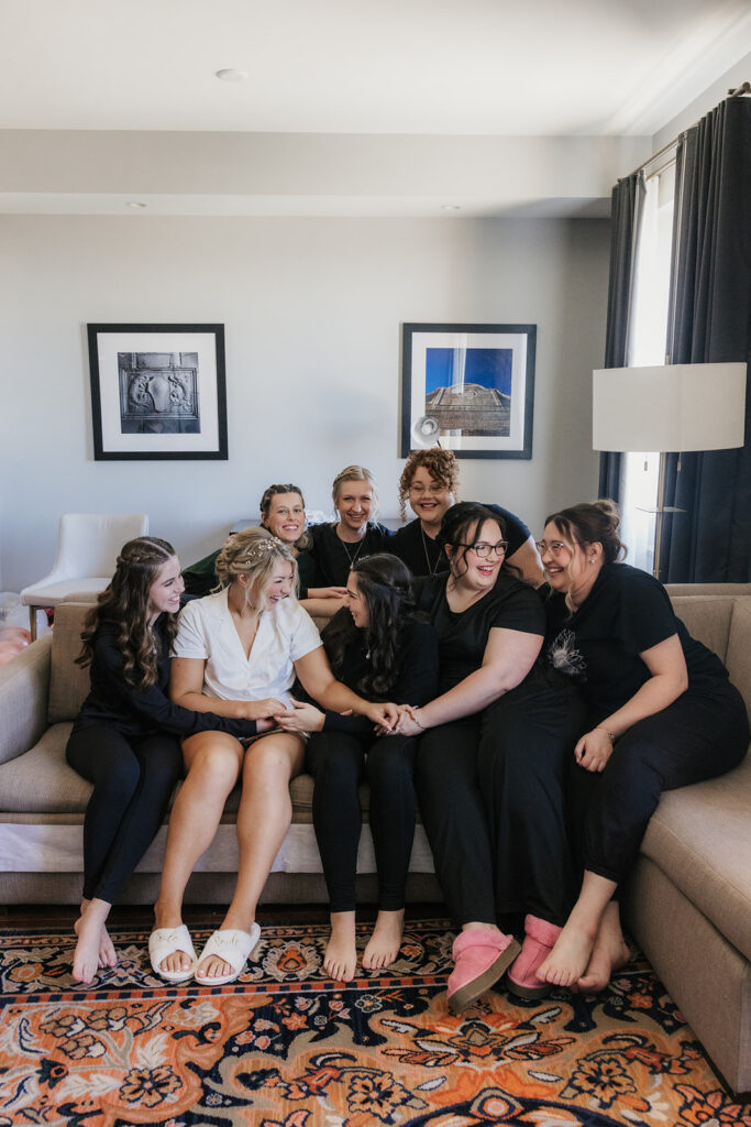 cute picture of the bride and her bridesmaids