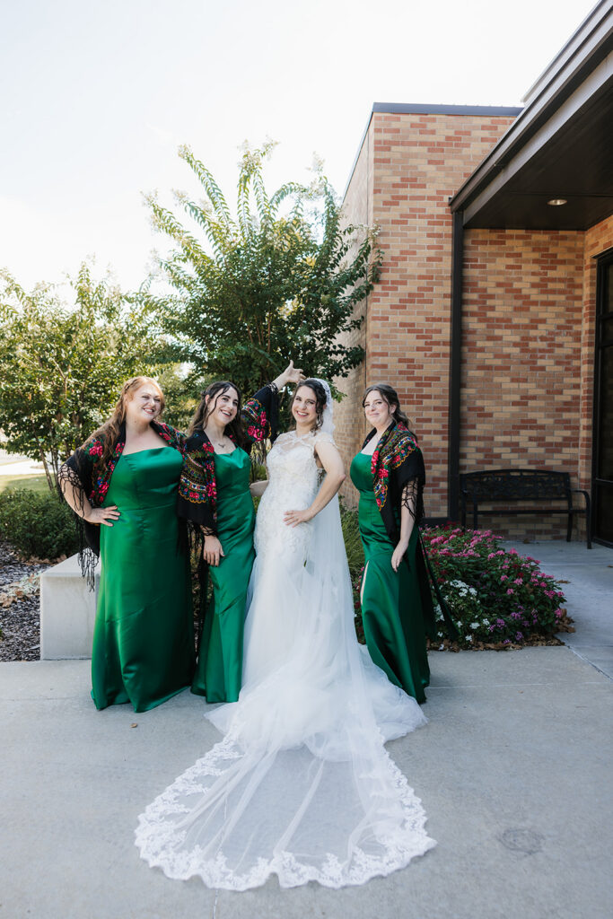 cute picture of the bride and her bridesmaids